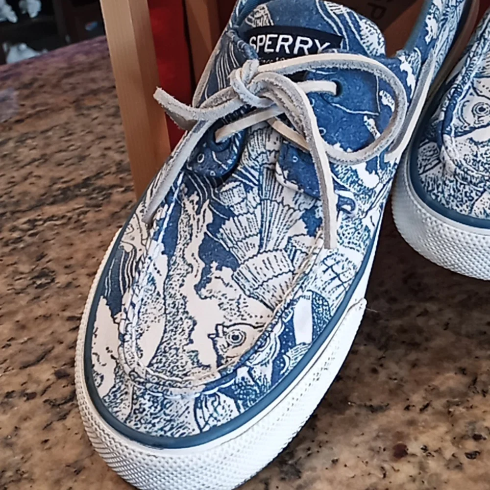 SPERRY Top Sider Men's Bahama Coral Print. Blue & White. Boat Shoes. Size 8.